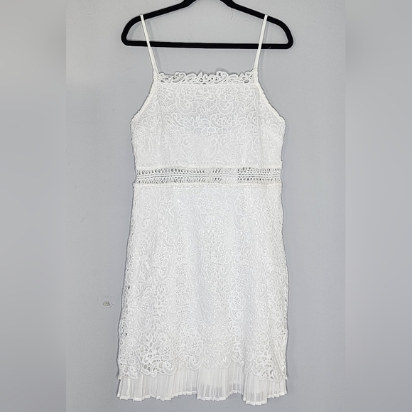 Area Star Dresses & Skirts - White crochet knee-length dress size L NWT #54